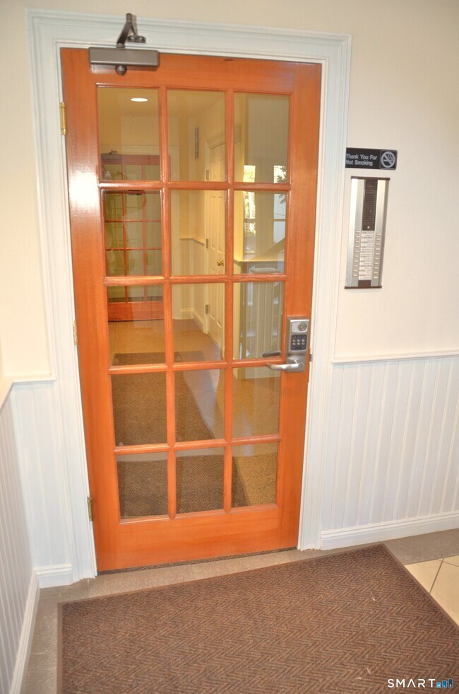 Building Photo - 365 Westport Ave