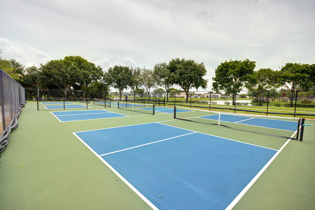 pickleball courts 4 - 206 Easthampton I