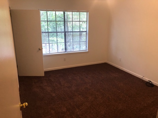 Front bedroom - 50 General Davis Rd