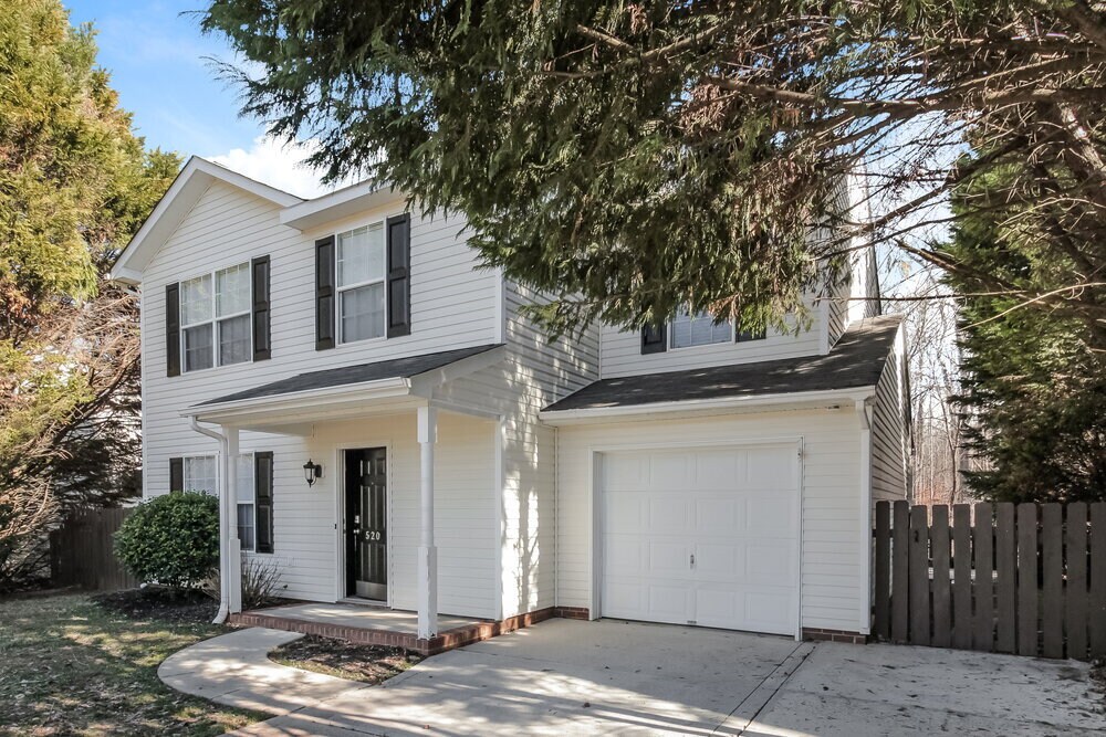 Building Photo - 520 River View Dr