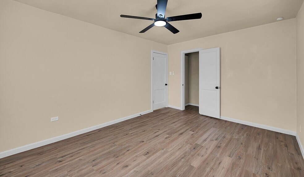 Building Photo - 3225 Edmond Ave