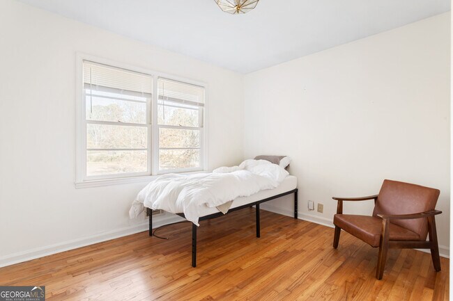 Building Photo - 4311 Short St