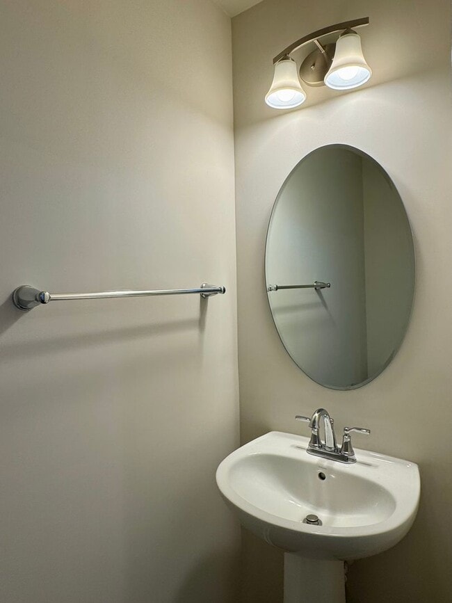 Building Photo - 4914 Crossley St