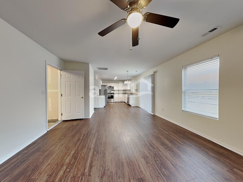 Building Photo - 8443 Redding Glen Ave