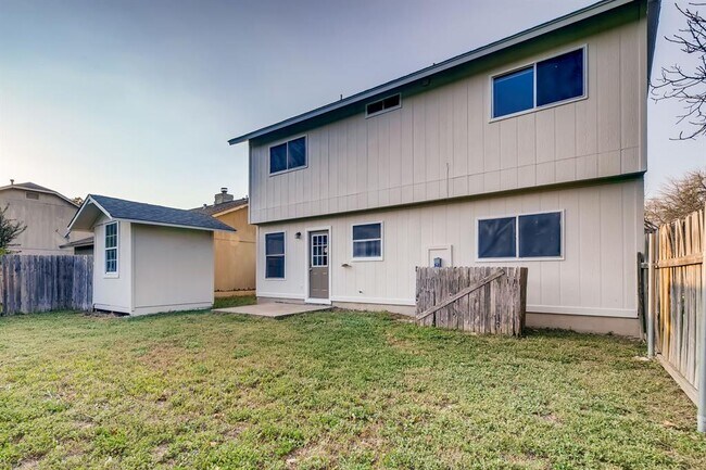 Building Photo - 711 Decker Prairie Dr