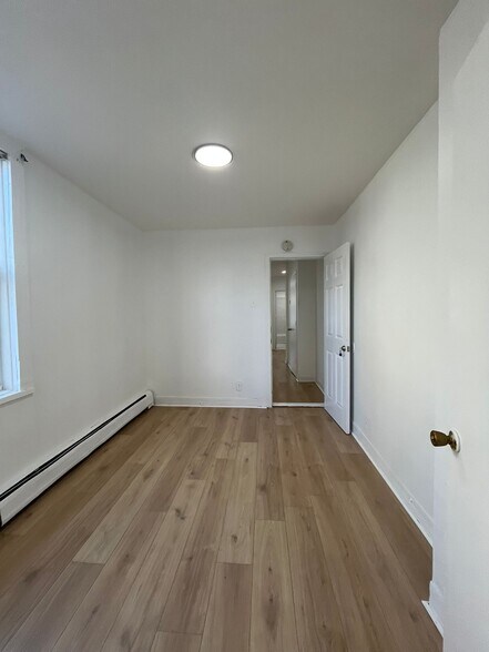 Building Photo - 43 Storms Ave