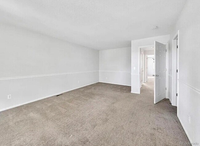 Building Photo - 5472 Balsam Ct