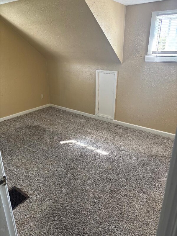 Building Photo - 242 E Siebenthaler Ave