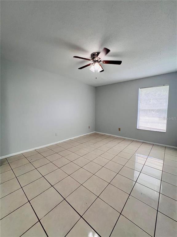 Building Photo - 4013 Dream Oak Pl