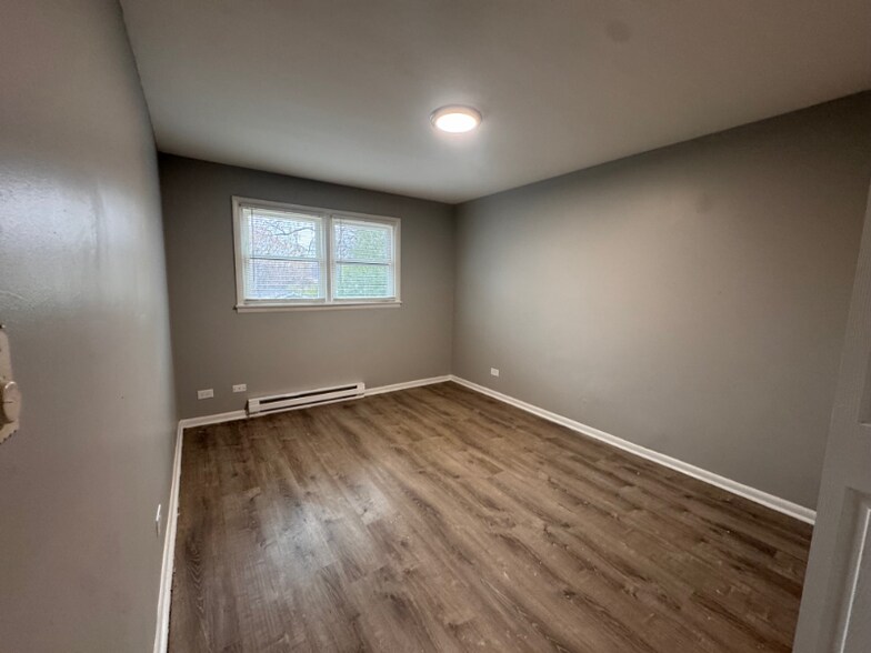 Building Photo - 474 W 14th Pl