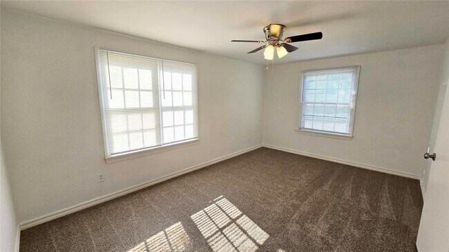 Building Photo - 605 NW 50th St