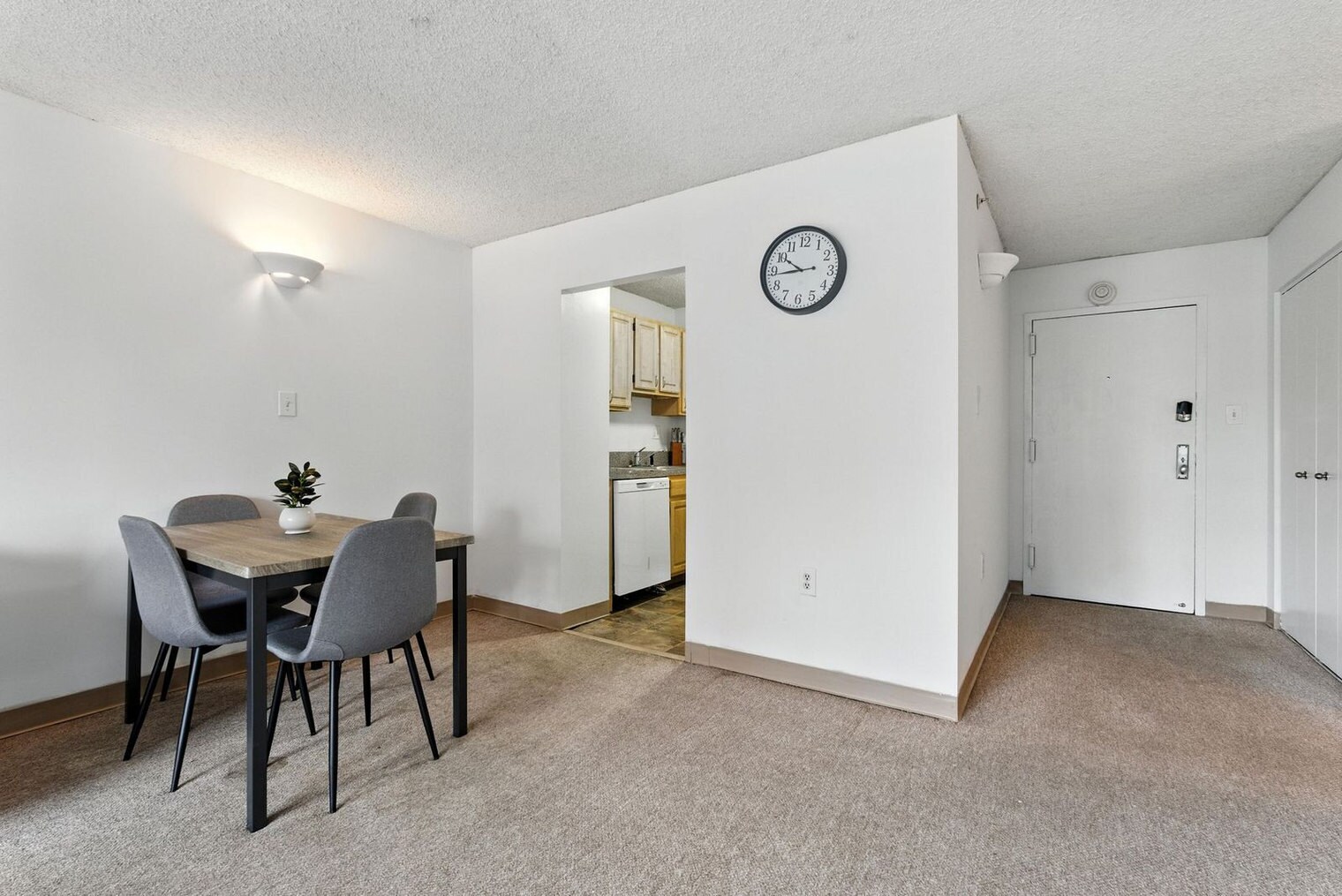 Building Photo - 1711 Bellevue Ave