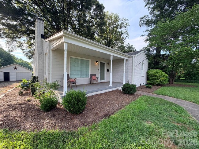 Building Photo - 1411 Richland Dr