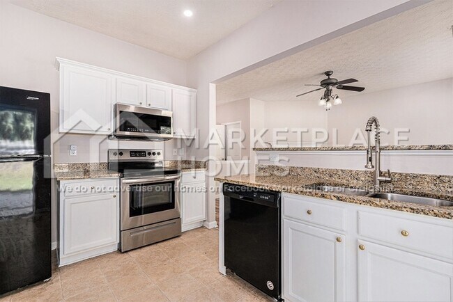 Building Photo - 1576 Thornwick Trace
