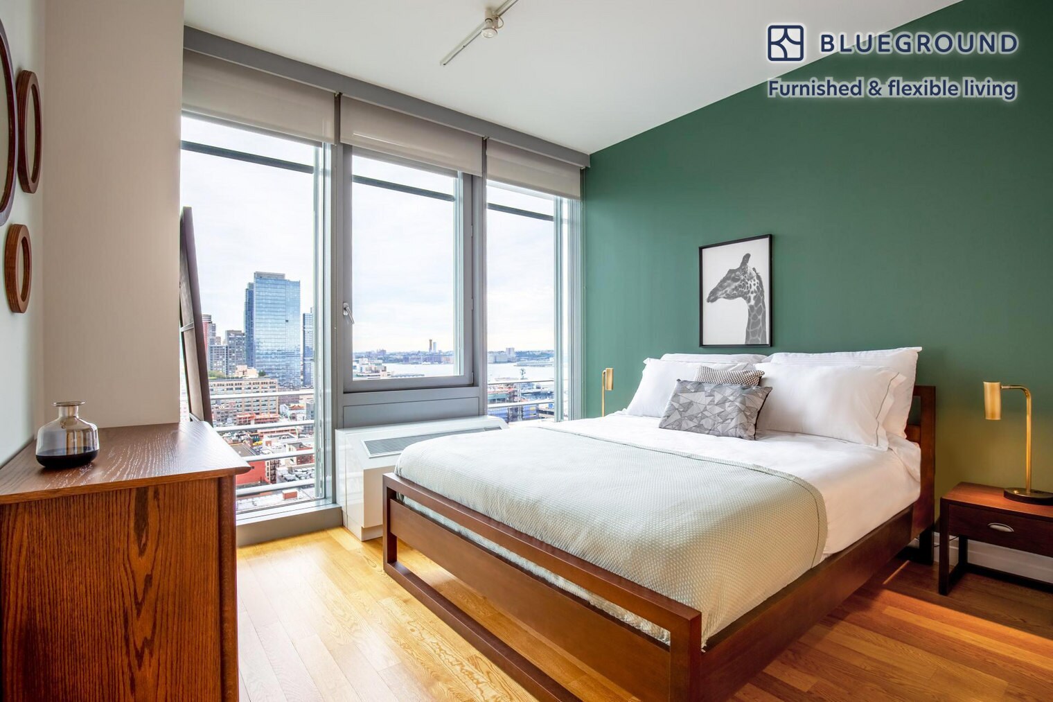 Building Photo - 550 W 54th St