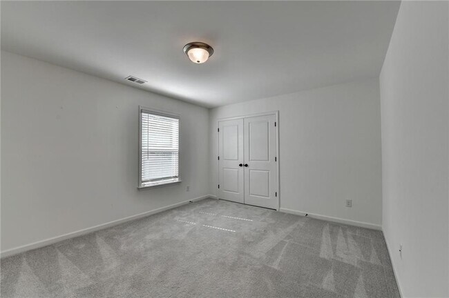 Building Photo - 5650 Bergeson Wy
