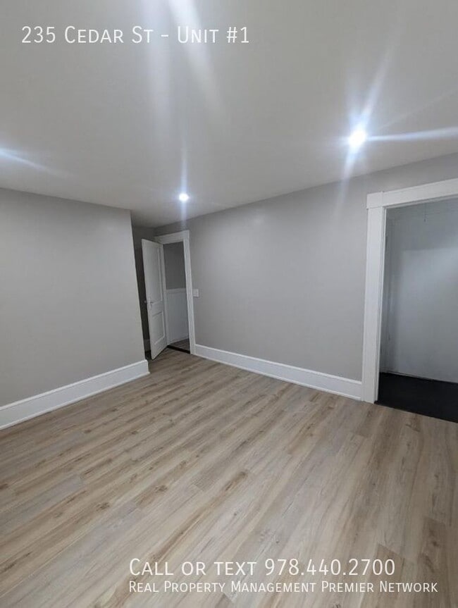 Building Photo - 235 Cedar St