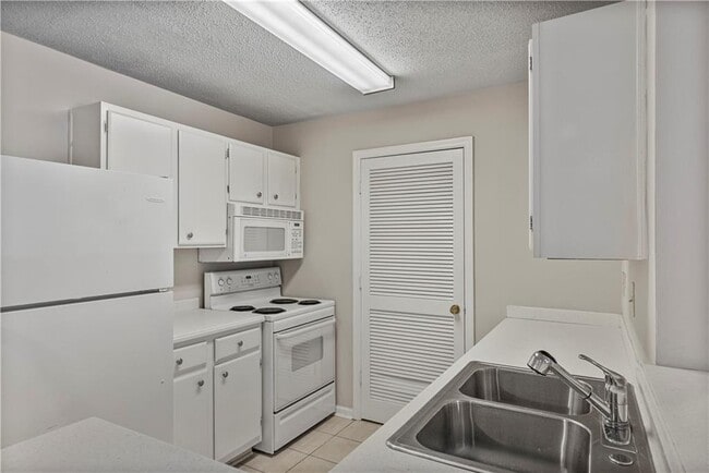 Building Photo - 619 Granville Ct