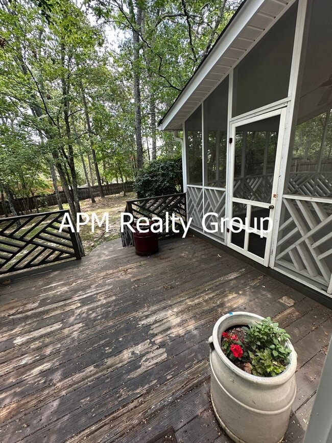 Building Photo - 109 Rolling Creek Cir