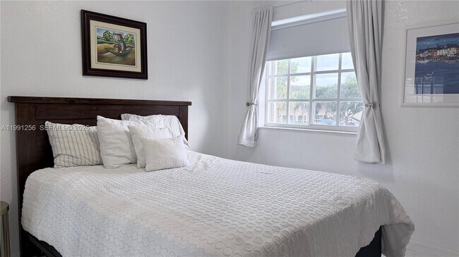 Building Photo - 5785 NW 116th Ave