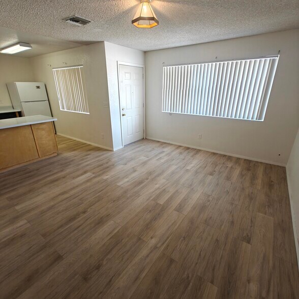 Building Photo - 8680 N Cortez Dr