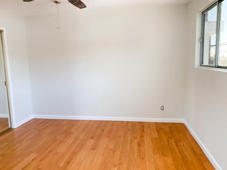 Spacious closet with built ins - 1145 N Ogden Dr