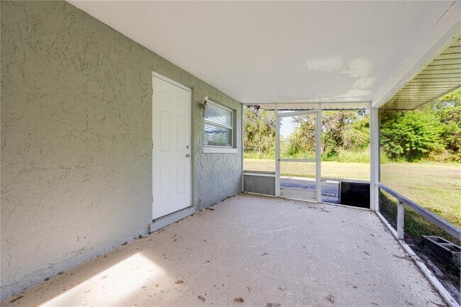 Building Photo - 495 Orange Ave