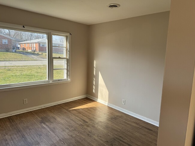 Building Photo - 169A Delmont Dr