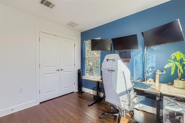 Building Photo - 1601 Miriam Ave