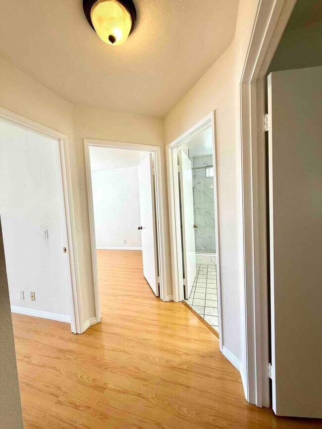 Building Photo - Gated Community - Updated Harbor City Townhome - 3 bed / 2.5 bath