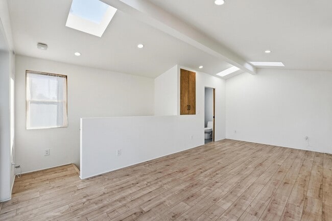 Building Photo - 820 46th St