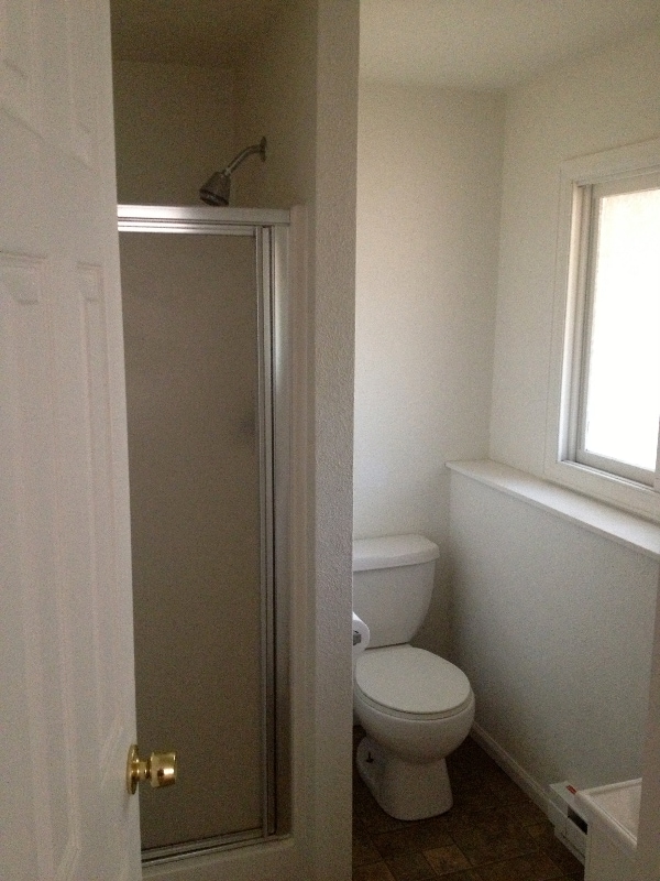 Building Photo - 2241 W Hillside Ave