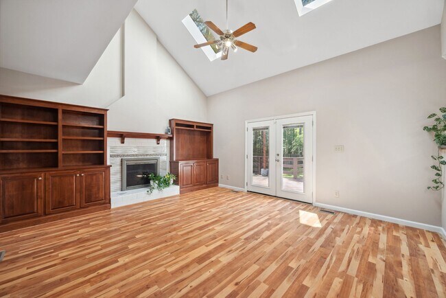 Building Photo - 304 Lynn's Way Yorktown VA 23962: Freshly Painted Updated Photos Coming !