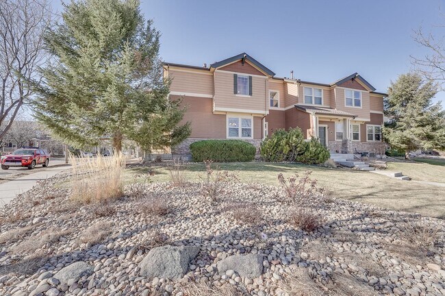 Building Photo - 2 bedroom, 2.5 bath townhome in Observatory Village