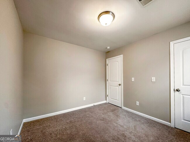 Building Photo - 75 Natures Trail