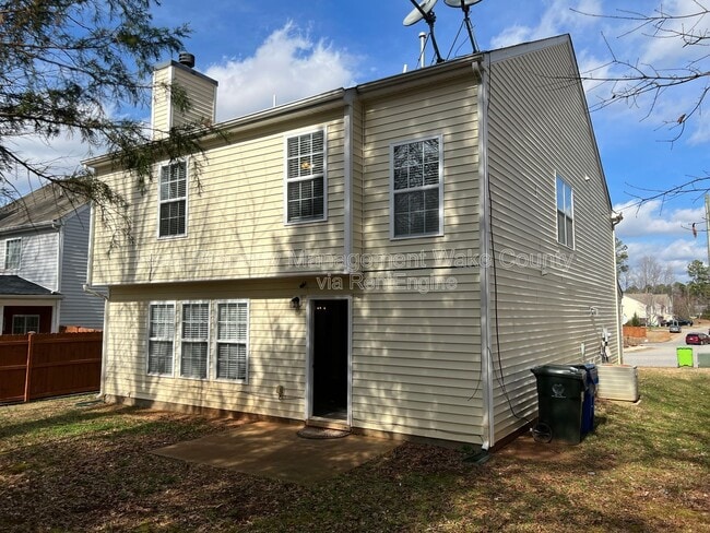 Building Photo - 3790 Burtons Barn St