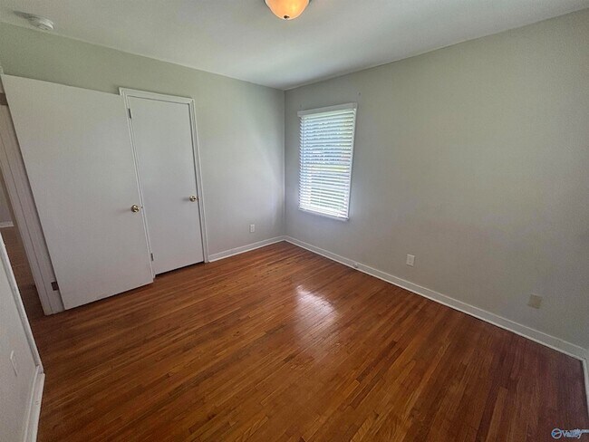 Building Photo - 312 Orange Cir