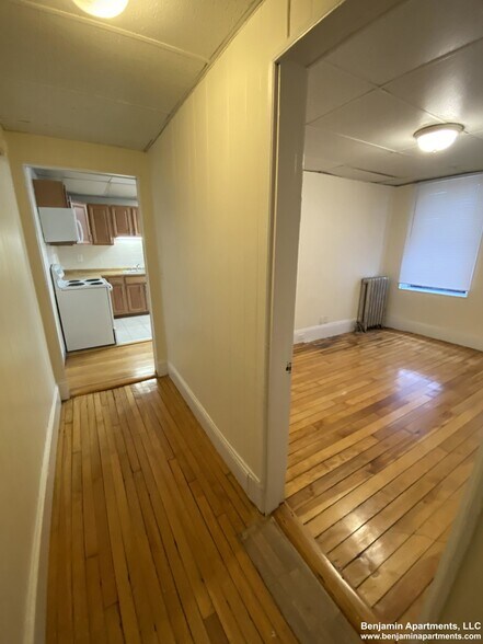 Building Photo - 431 Cambridge St