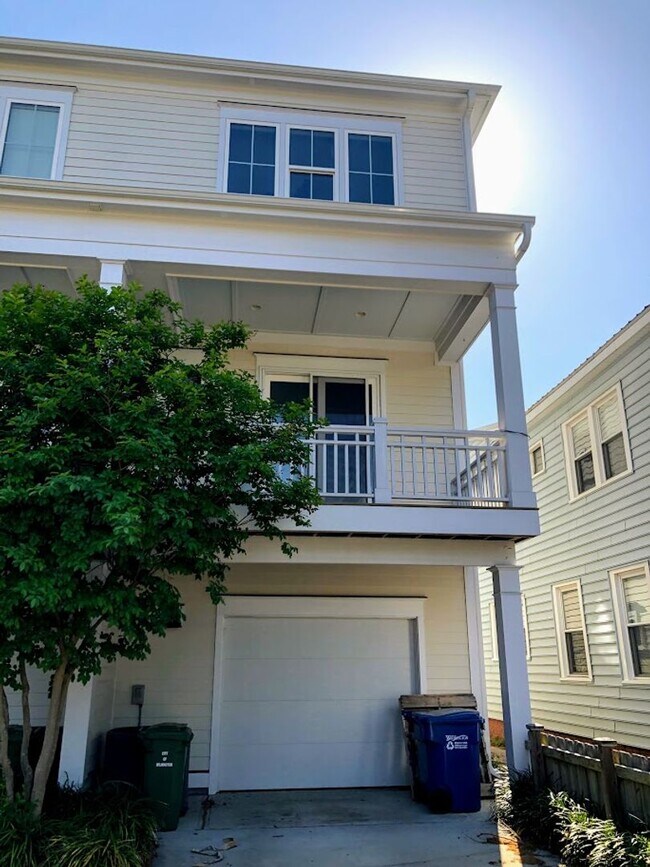Building Photo - Brooklyn Art District | 2-Bedroom, 2.5 Bath
