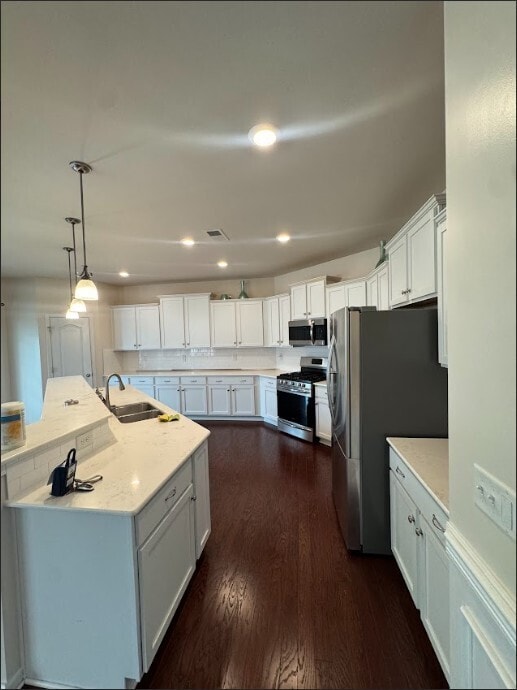 Building Photo - Modern Comfort Meets Space – 4BR/3.5BA Hom...