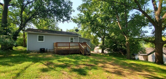 Building Photo - 2935 E Republic Rd