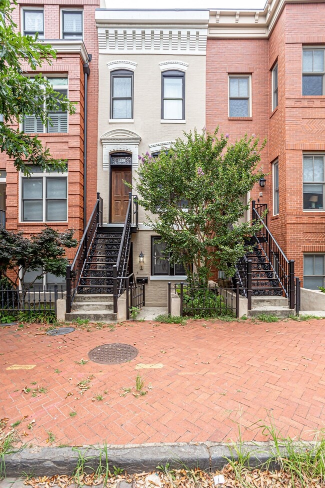 Primary Photo - 1230 4th St NW