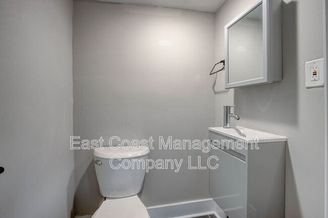 Building Photo - 122 S Carey St
