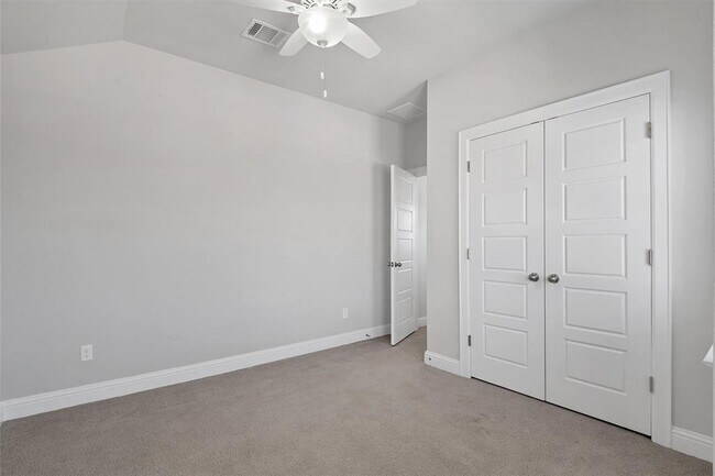 Building Photo - 2404 Burberry Ln