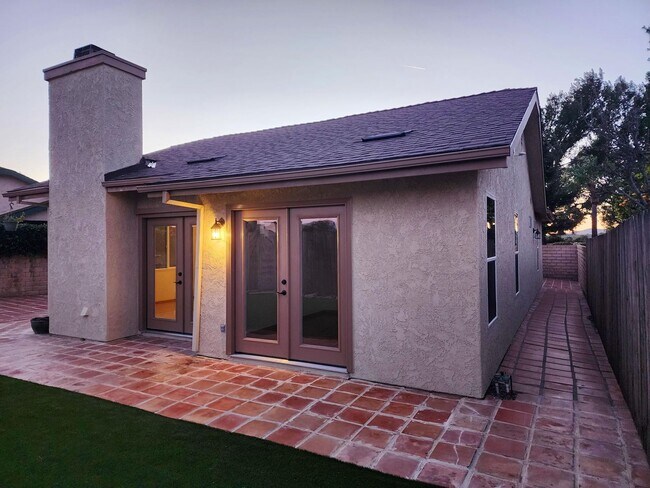 Building Photo - Elevated Living with Sunset Views