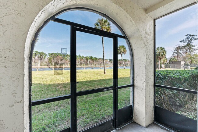 Building Photo - Your waterfront escape awaits!