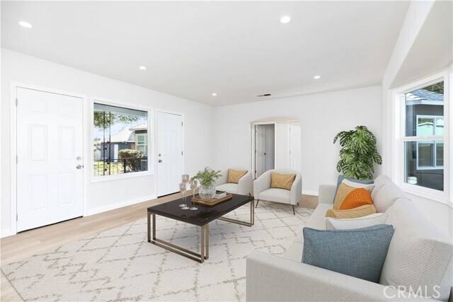 Building Photo - 634 W Mendocino St