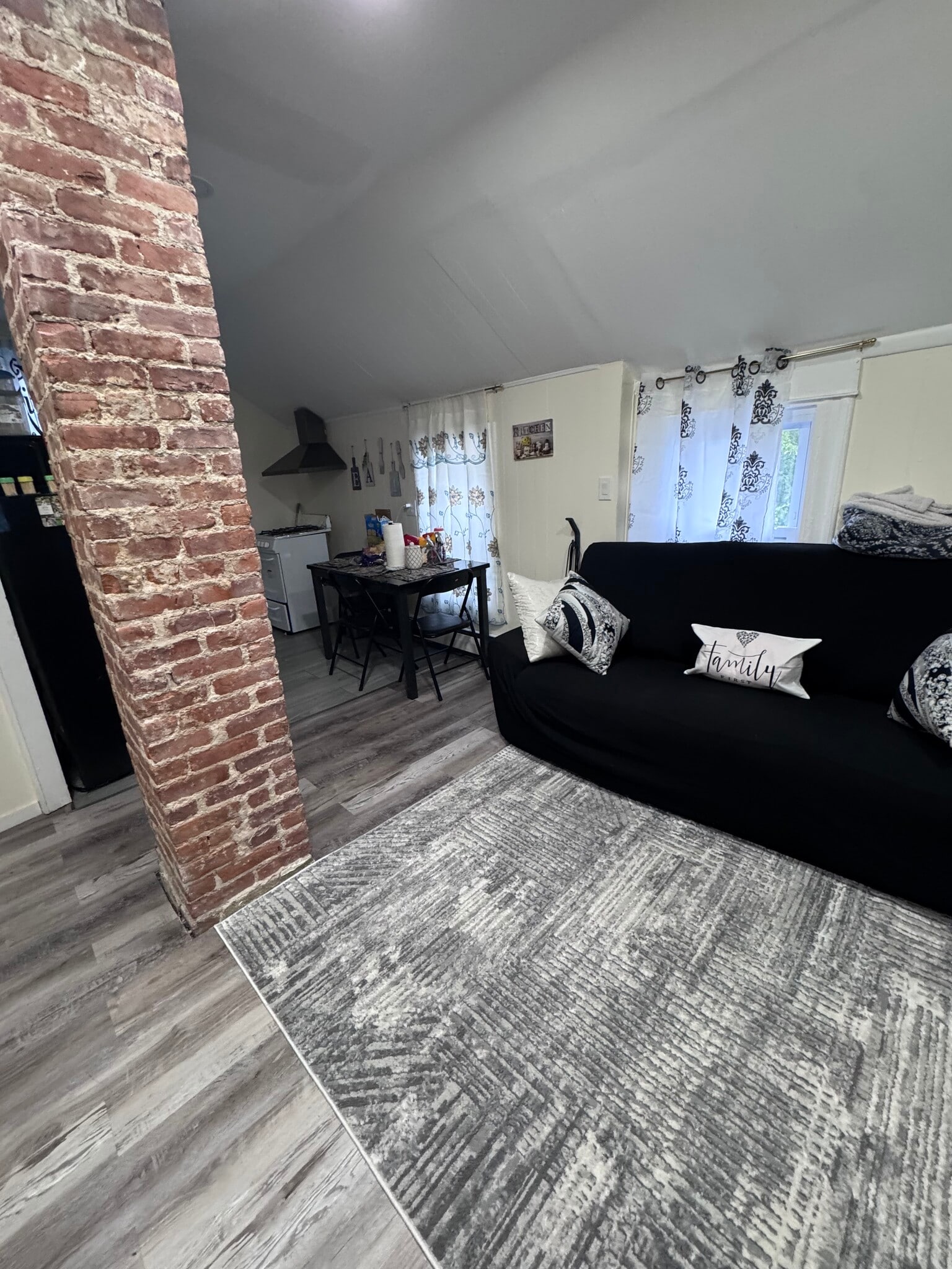 Building Photo - 4404 Liberty Ave