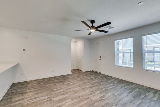 Building Photo - Beautiful New 3 Bed / 2.5 Bath Townhome 89178