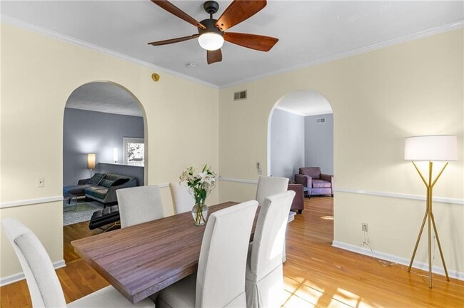 Building Photo - 80 Howland Rd
